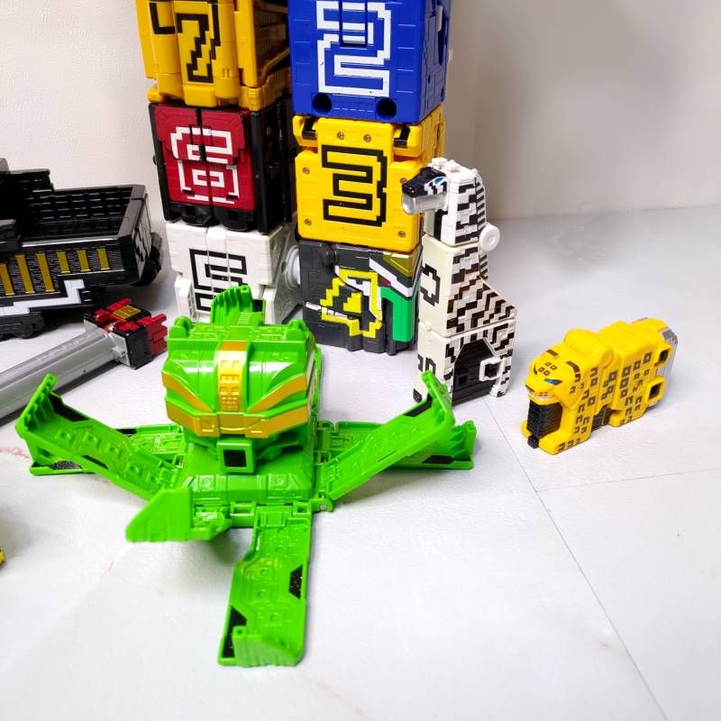  ジュウオウジャー DX ワイルドトウサイドデカキング すぐ遊べるセット キューブ1〜10＋キューブウエポン多数 合体OK 良好 変形ロボ 戦隊ヒーロー 特撮