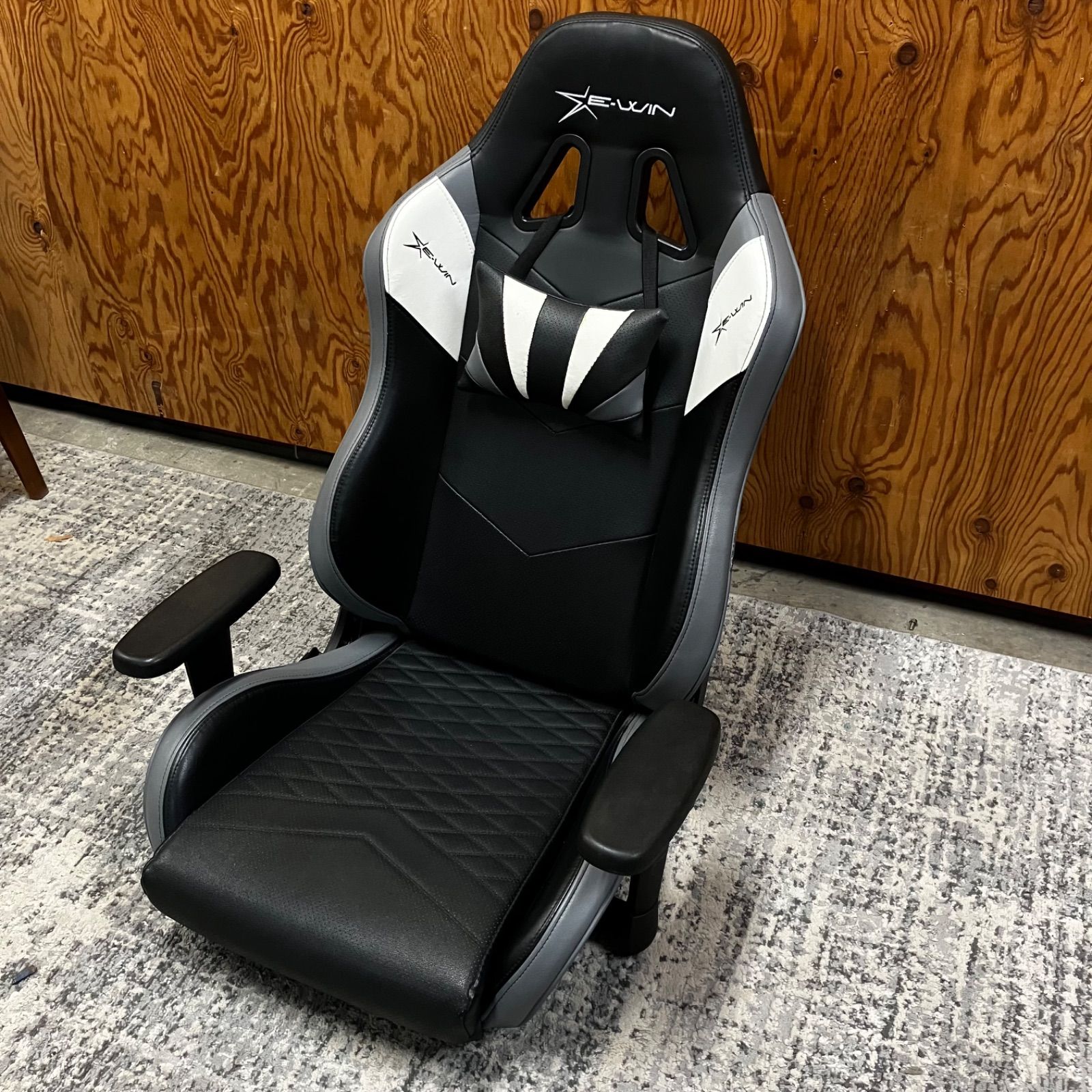 げ交渉 E WIN D 9シリーズ ゲーミングチェア ブラック ホワイト 直接 横浜市保土ヶ谷区