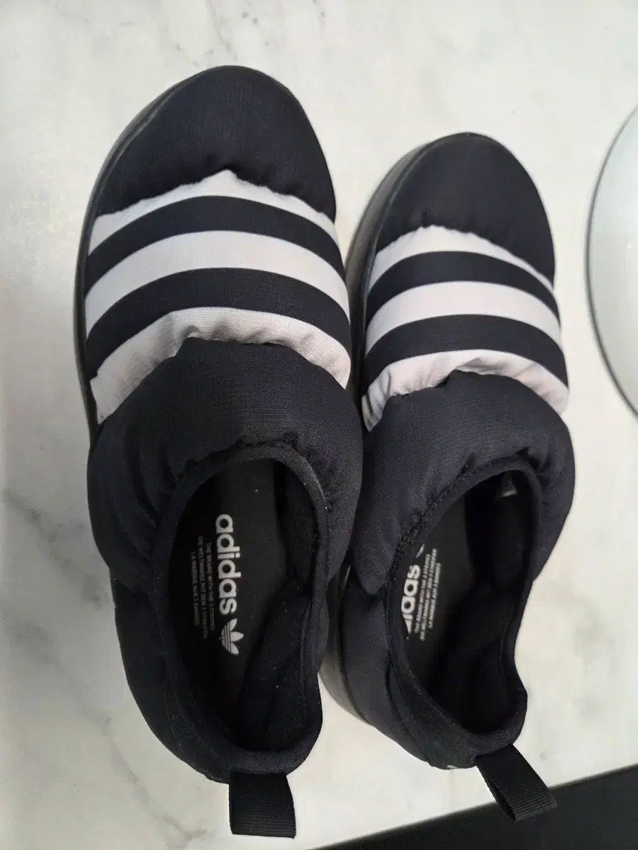 アディダス パフィレッタ ブラック 285