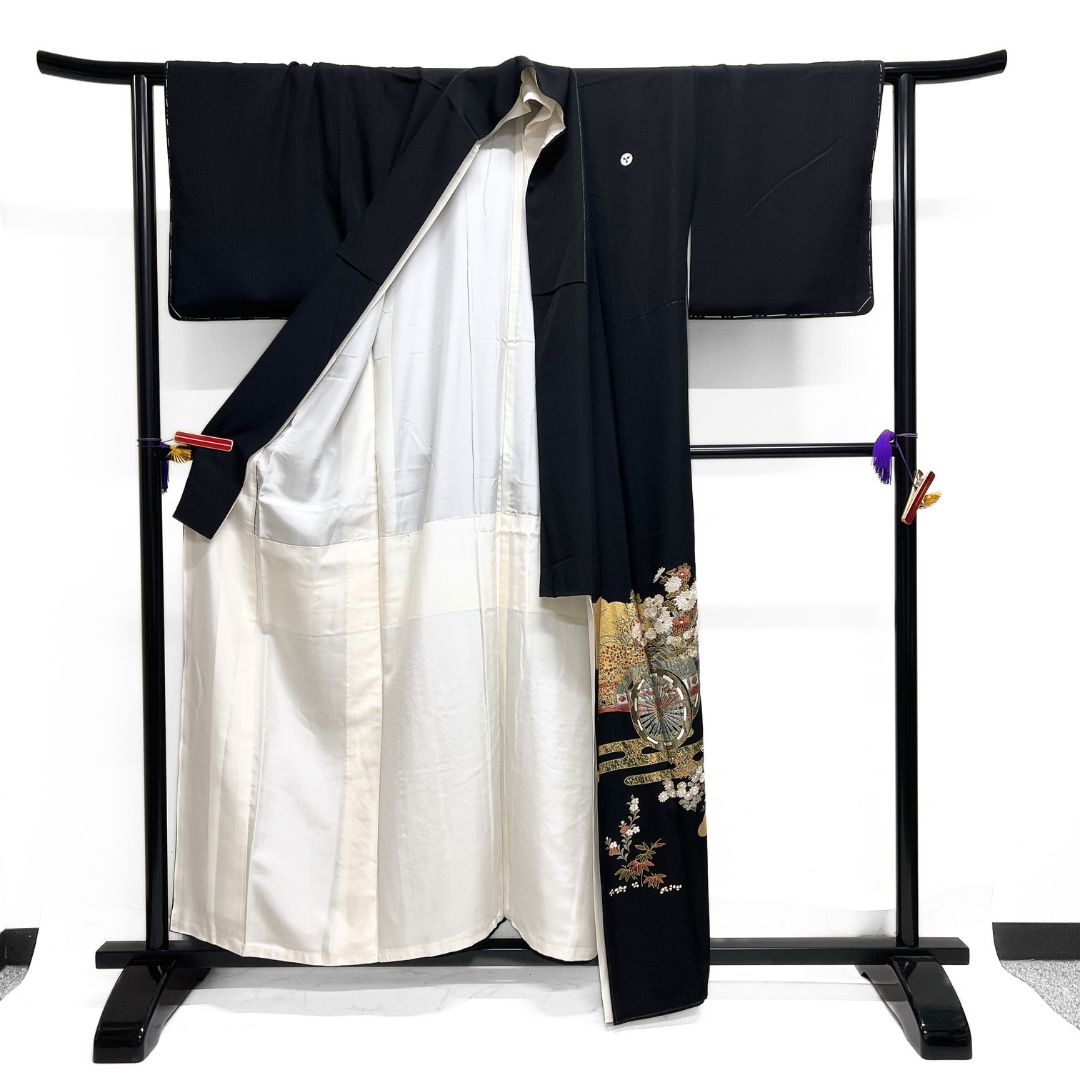 作家もの 黒留袖 刺繍 金彩 花車 ヱ霞 雲 着物 115 b d ms