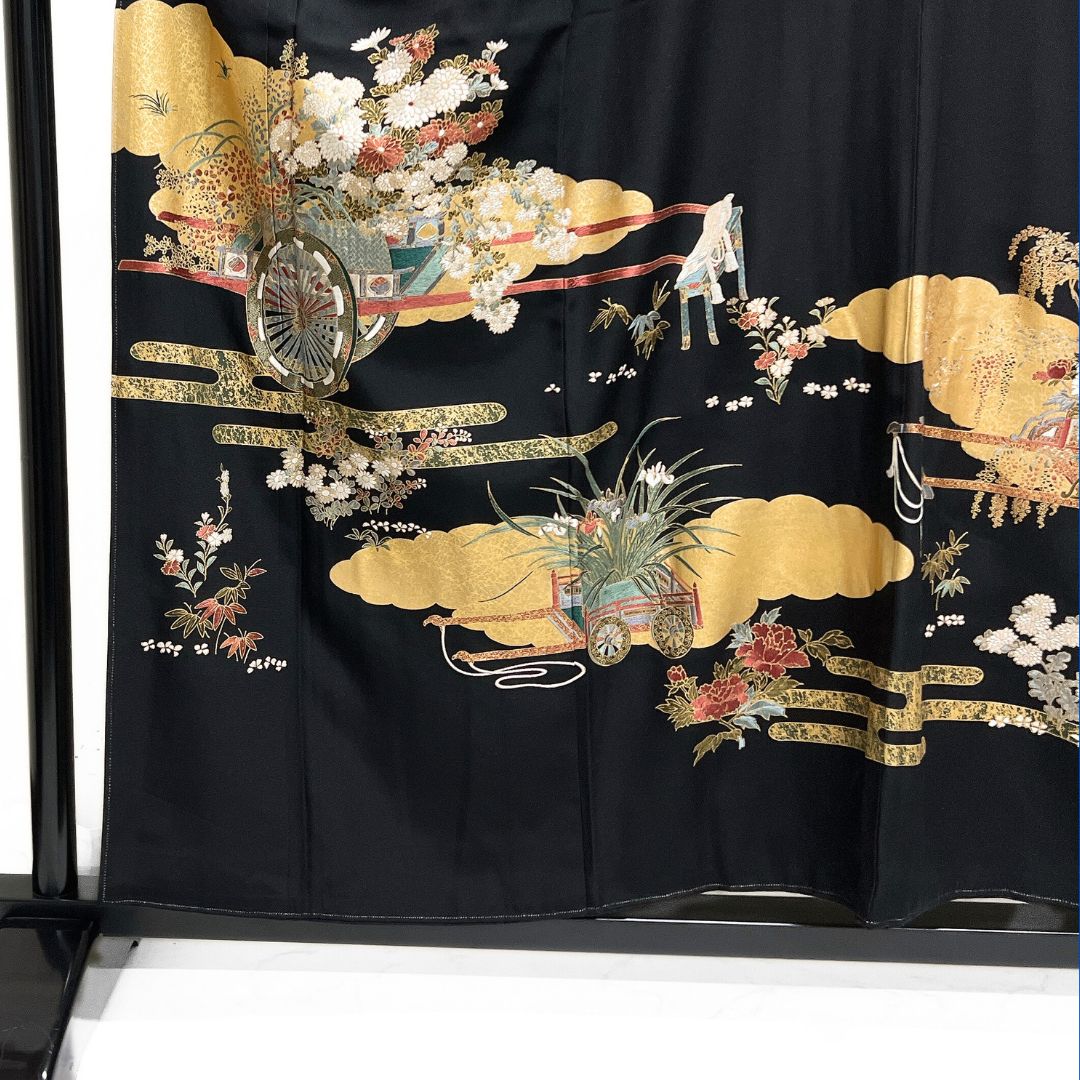 作家もの 黒留袖 刺繍 金彩 花車 ヱ霞 雲 着物 115b d ms - メルカリ