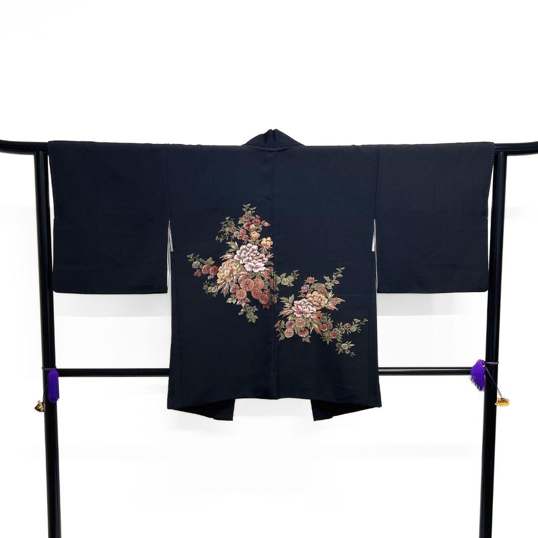 黒羽織 花模様 漆 金糸 牡丹 菊 黒地 着物 115 b d ms