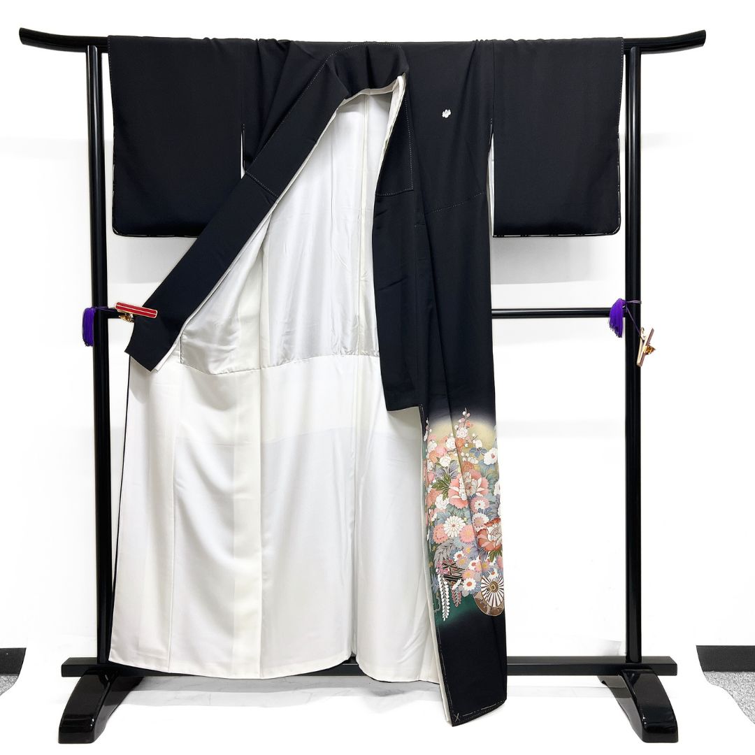 未着用 作家もの 黒留袖 金駒刺繍 花車 牡丹 椿 梅花 着物 115 b d ms