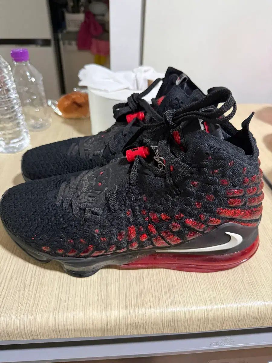 NIKE レブロン 17 ブラック レッド バスケシューズ 280 mm 実寸 270 275