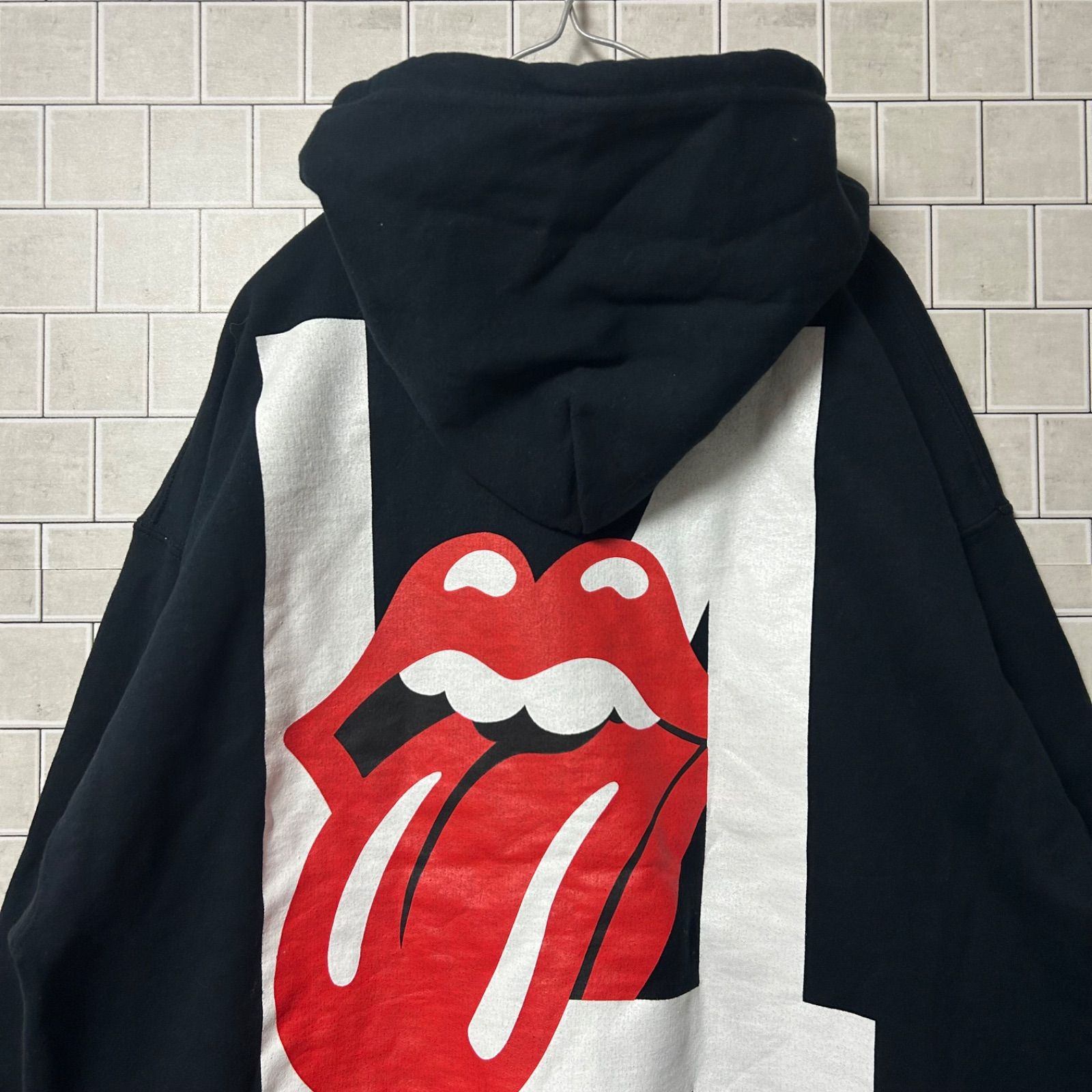 L　スタッフ限定フーディー　新品　ローリングストーンズ　2014ツアー　W57 L スタッフ限定フーディー 新品 ローリングストーンズ 2014ツアー W57