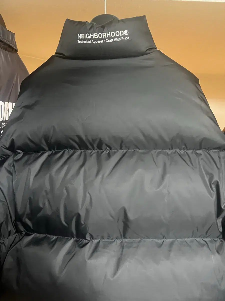 L ネイバーフッド ダウン black