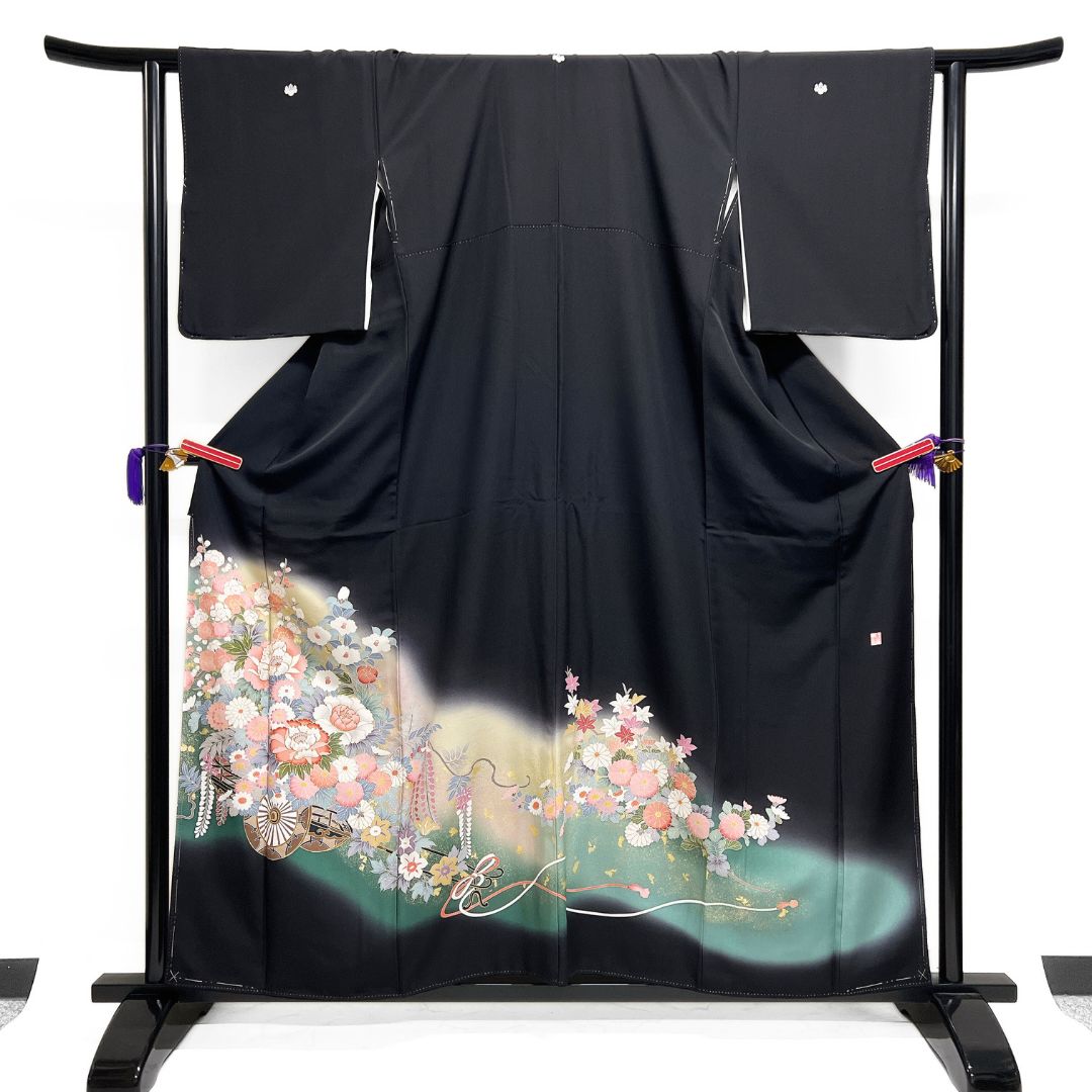 未着用 作家もの 黒留袖 金駒刺繍 花車 牡丹 椿 梅花 着物 115 b d ms