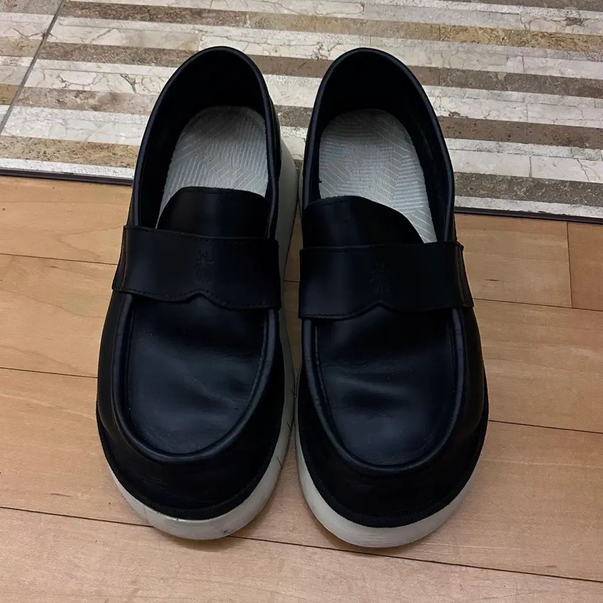 フライロンドン プラットフォーム