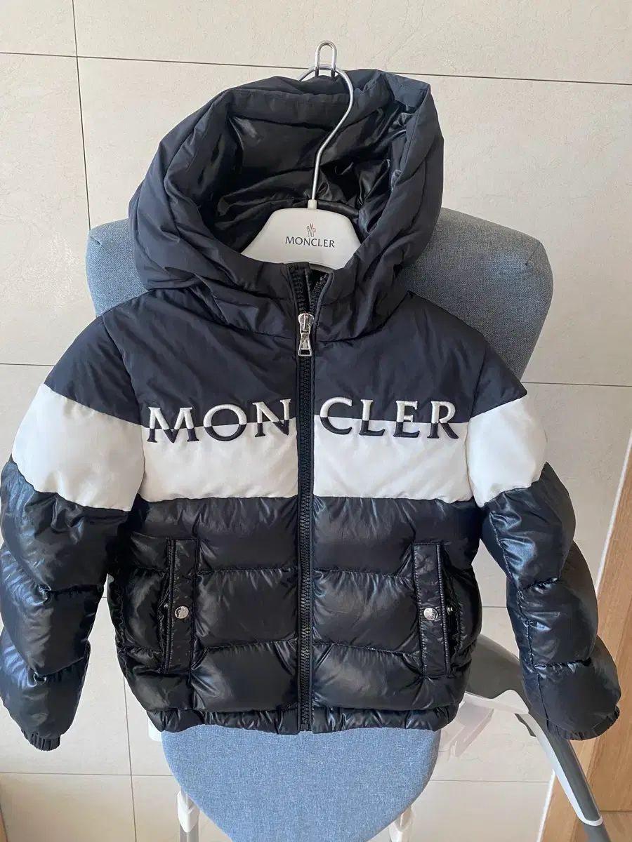 モンクレール キッズ ラオタ リー 5 Y 状態良し