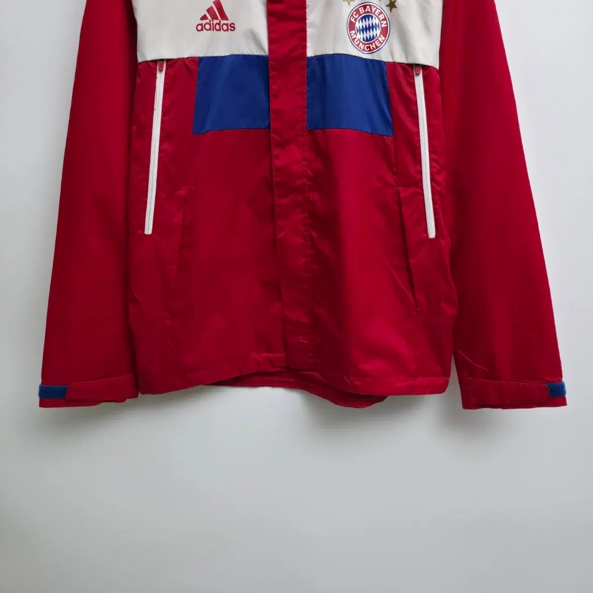 XL アディダス FCバイエルン・ミュンヘン ウィンドブレーカー - メルカリ