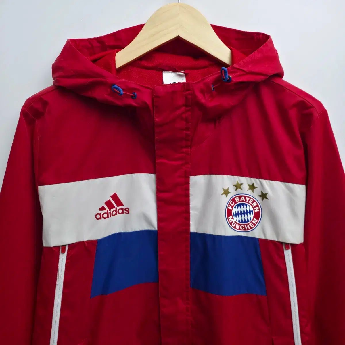 XL アディダス FCバイエルン・ミュンヘン ウィンドブレーカー - メルカリ
