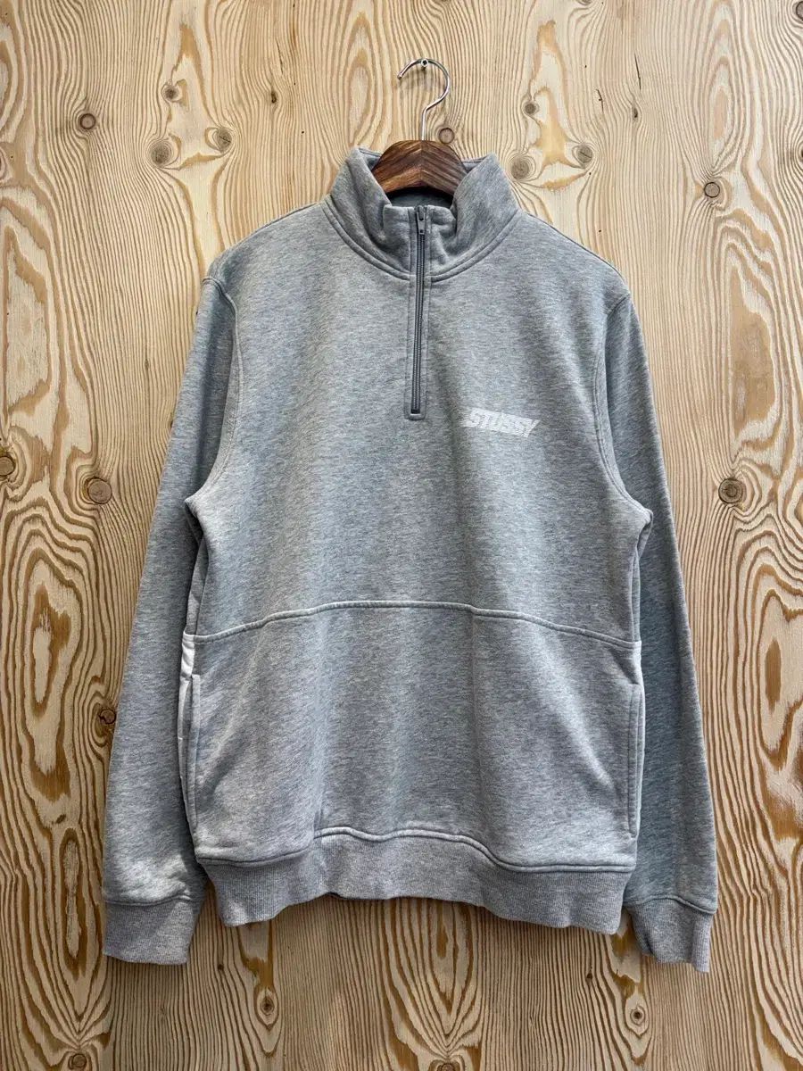 STUSSY ハーフジップ スウェット