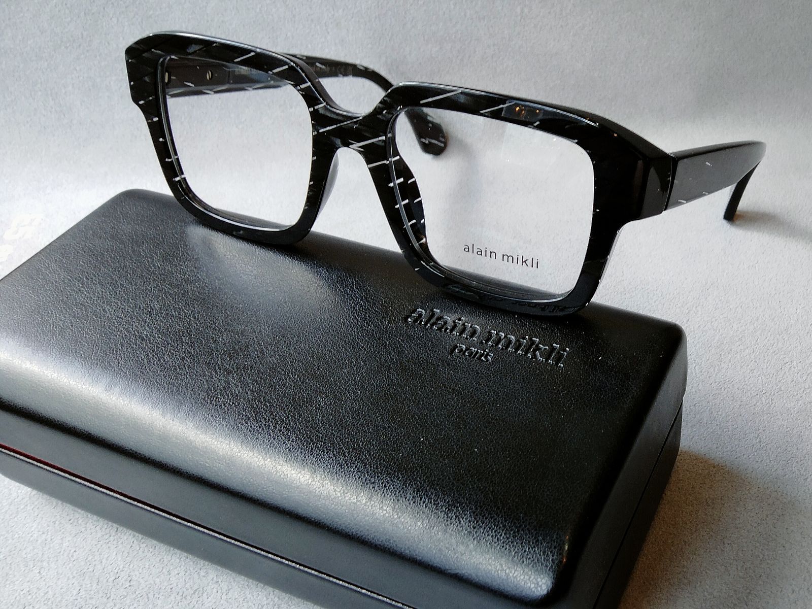 alain mikli paris（アランミクリ）『A03538』Col.002/BLACK RHOMBUS