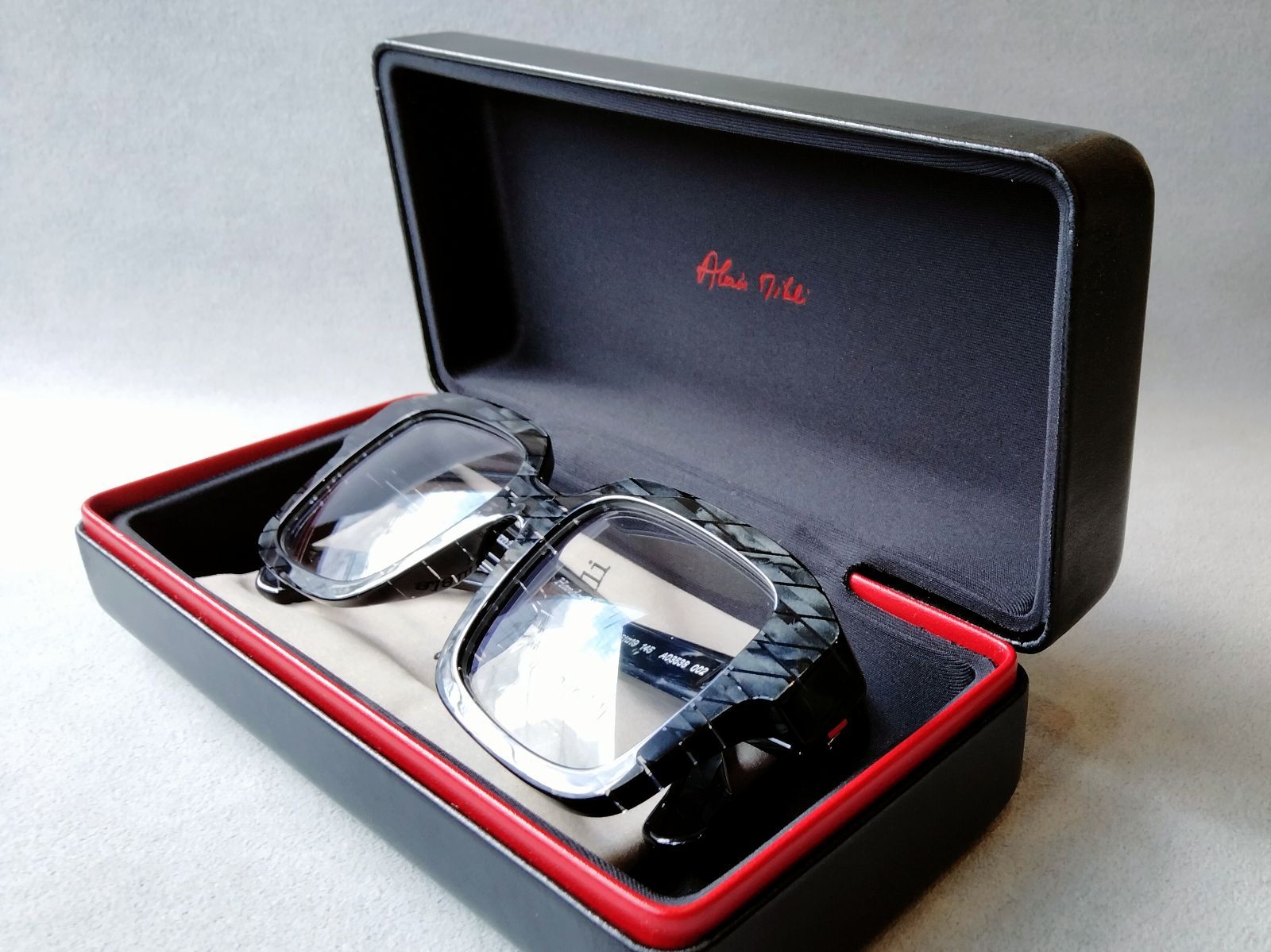 alain mikli paris（アランミクリ）『A03538』Col.002/BLACK RHOMBUS