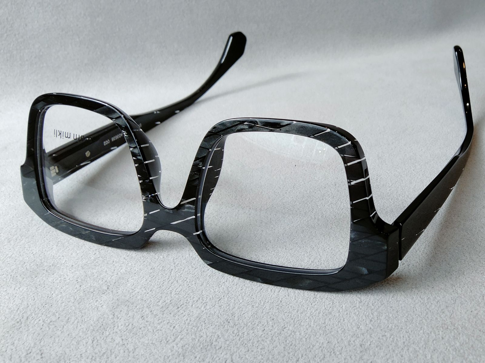 alain mikli paris（アランミクリ）『A03538』Col.002/BLACK RHOMBUS