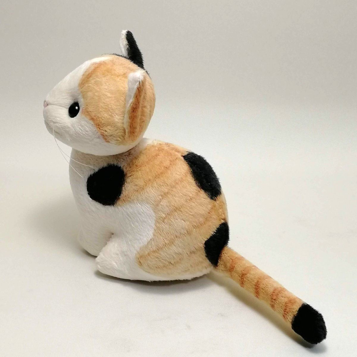  三毛猫ぬいぐるみ ねこにゃ三毛 ハンドメイド ぬいぐるみ ぬいぐるみ 人形 置物