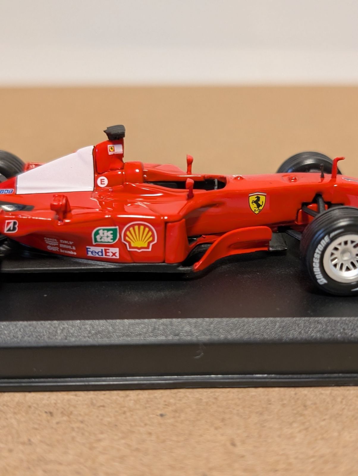 1/43フェラーリF2001ミハエル・シューマッハ - メルカリ