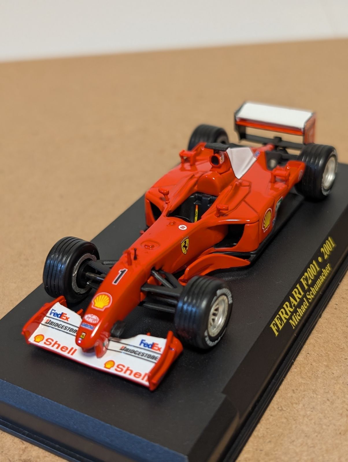 1/43フェラーリF2001ミハエル・シューマッハ - メルカリ