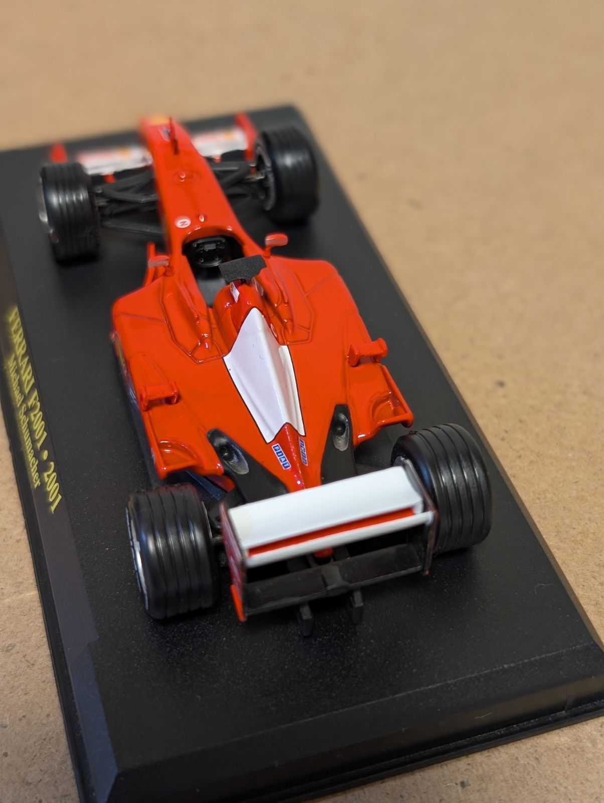 1/43フェラーリF2001ミハエル・シューマッハ - メルカリ