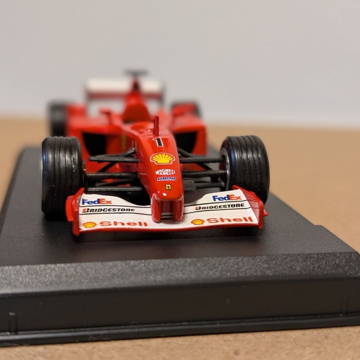 1/43フェラーリF2001ミハエル・シューマッハ - メルカリ