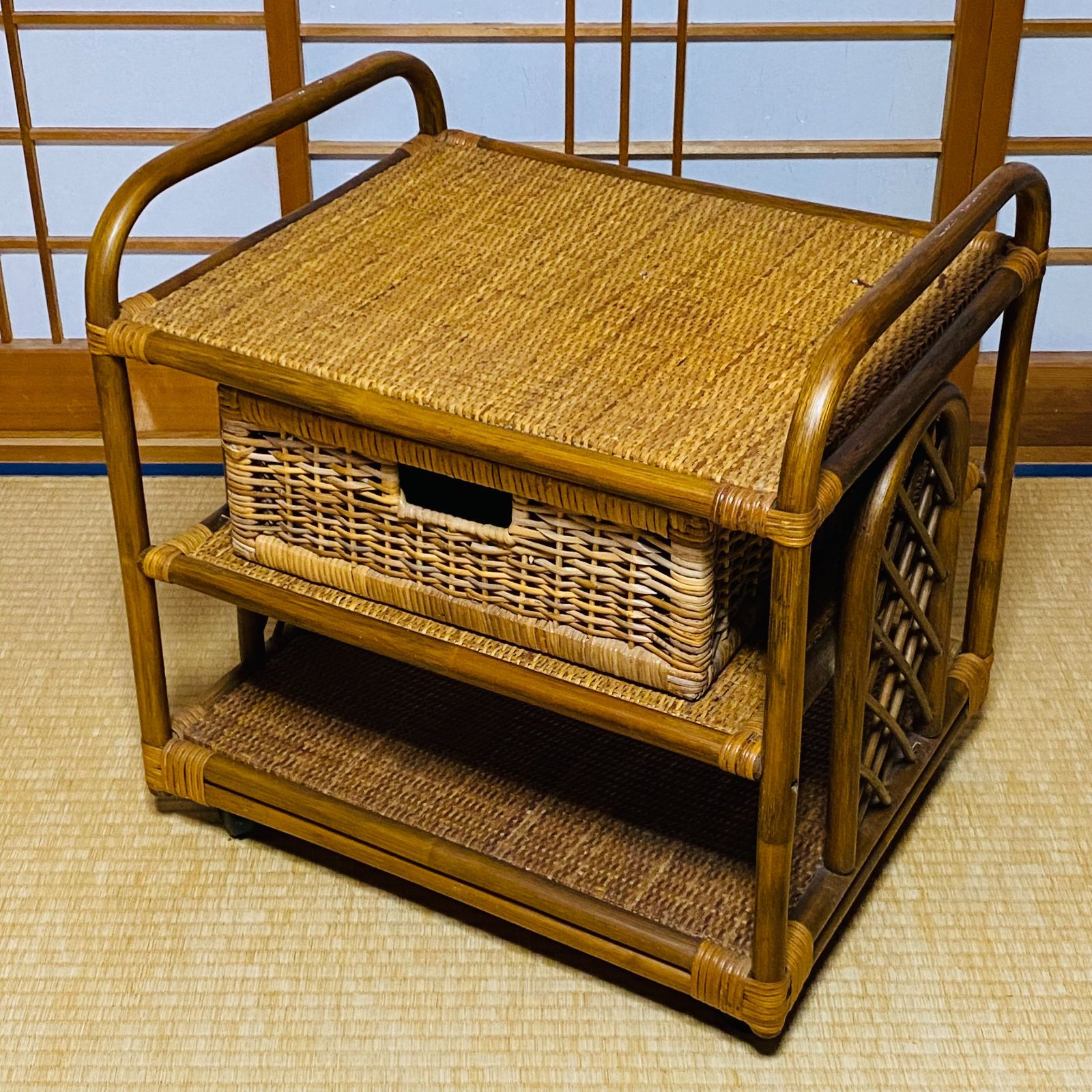 ラタン 籐 ラック 3段 籠 キャスター W 54 cm D 44 5 H み フォロー割 クーポンご利用 き交渉