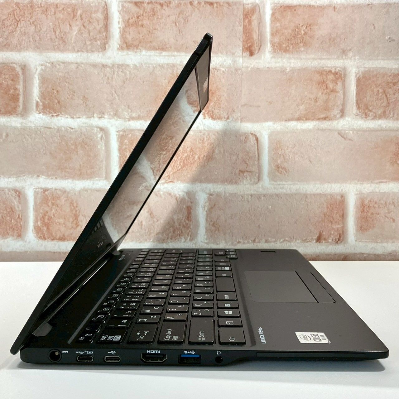 2020年製 第10世代Corei5 超軽量モデル 爆速SSD搭載 Office2021