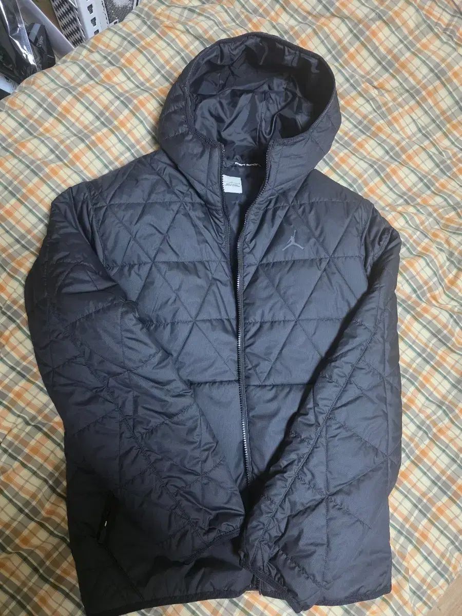 JORDAN キッズ トップ L 黒 キルティング ブルゾン ジャンバー150cm