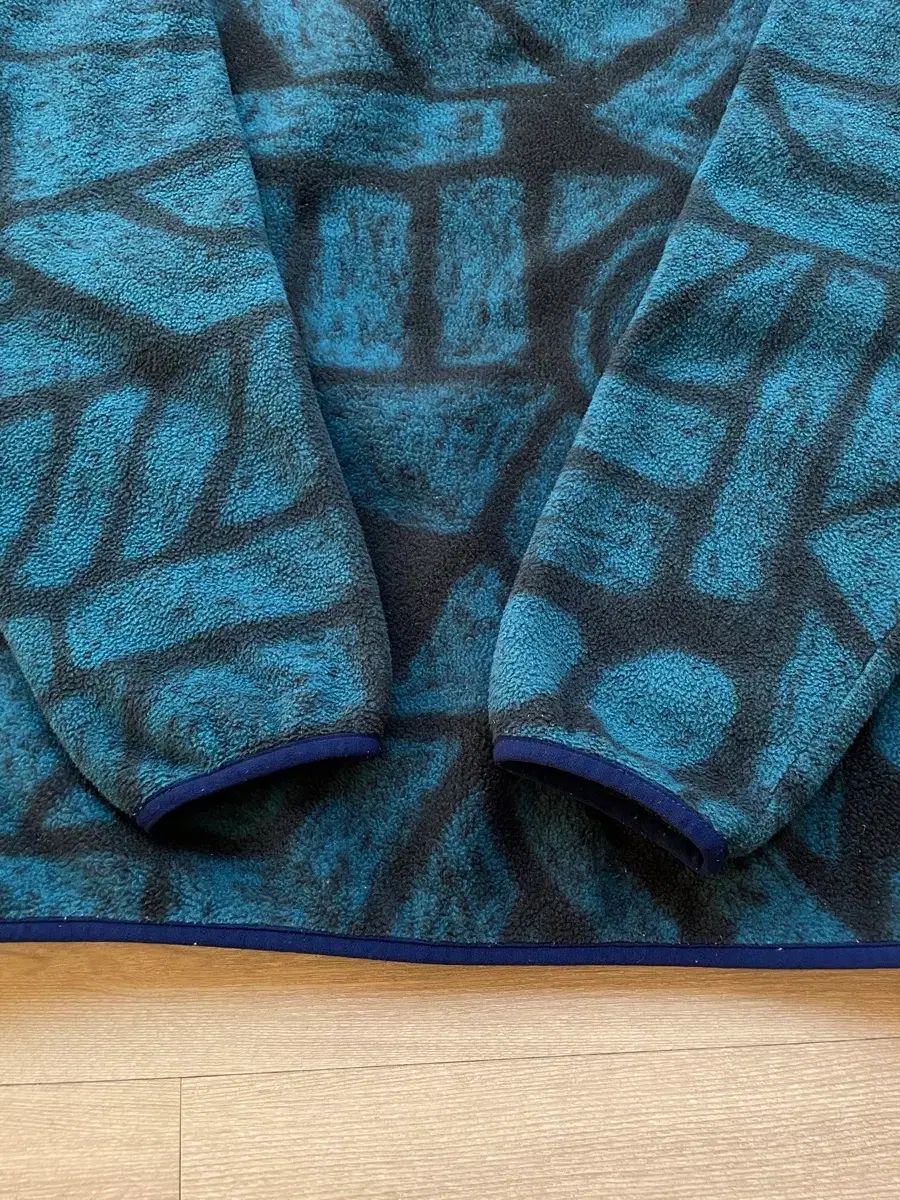 アズテック ブルー