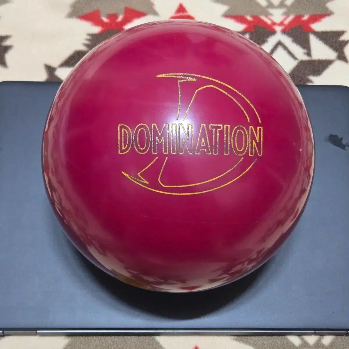 ボーリングボール Storm ドミネーション バーガンディ _ 14ポンド