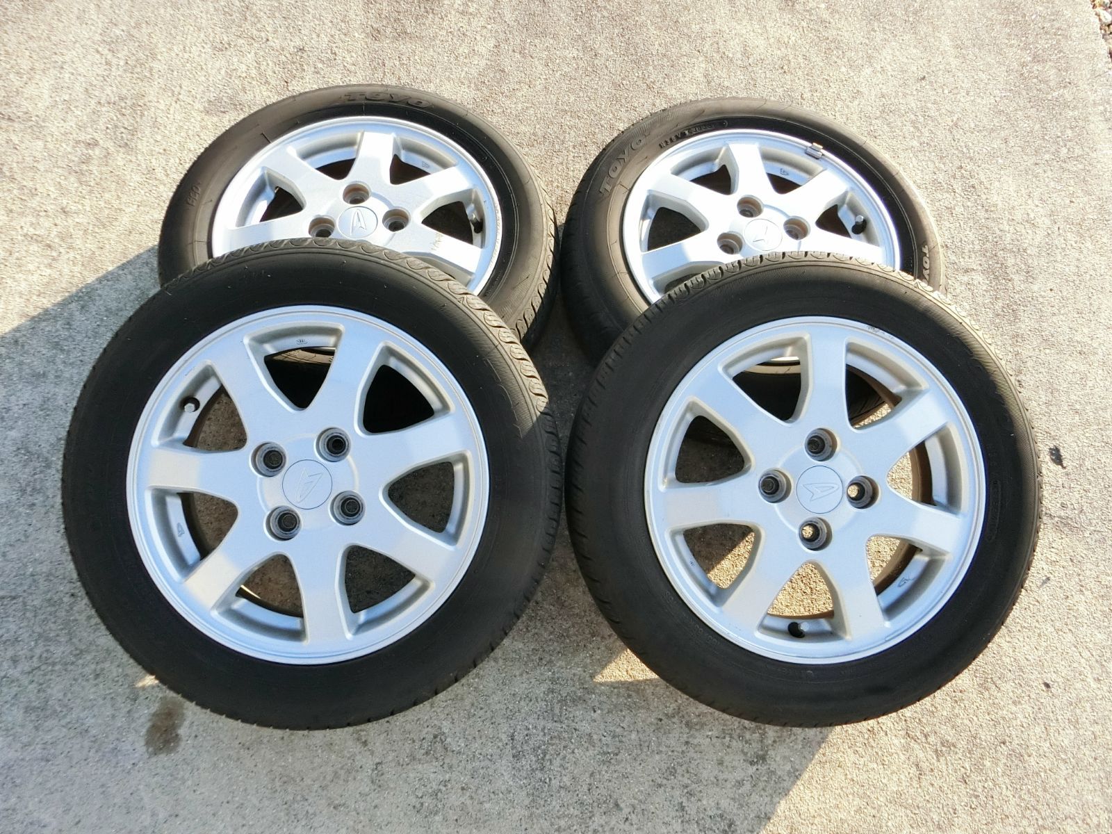 889] ダイハツ純正 14インチ アルミホイール 14×4.5J +45 PCD100 ハブ