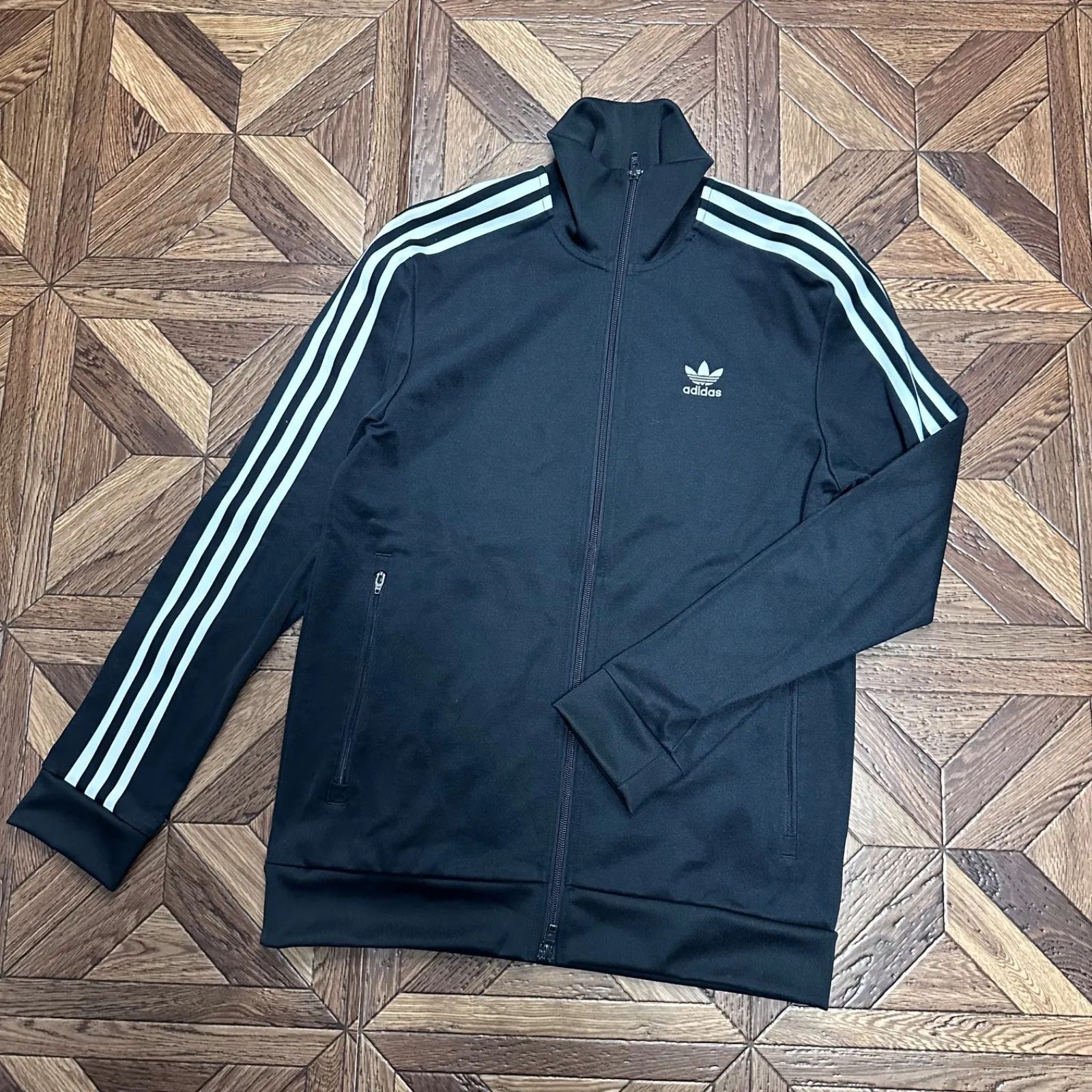 人気 美品 adidas トレフォイルロゴ 3ライン トラックジャケット 刺繍