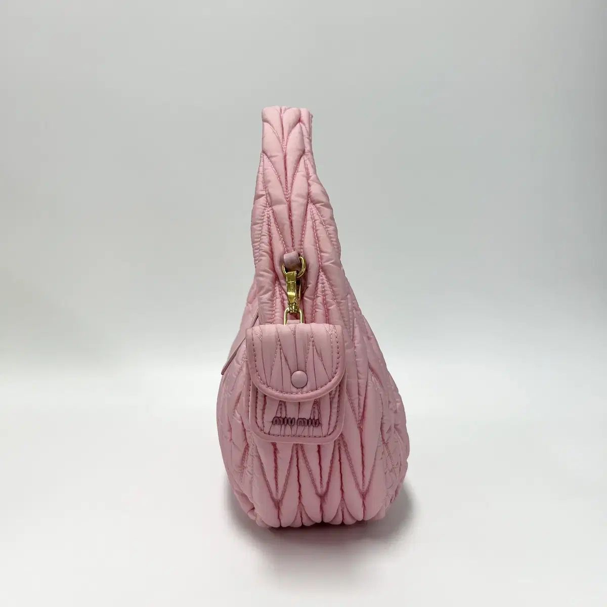 パピーズ MIU ミュウミュウ ワンダー マトラッセ ナイロン HOBO BAG ピンク
