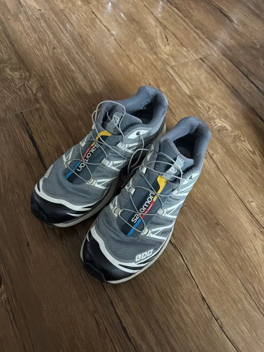 サロモン XT 6 FANTOM バニラ アイス 260