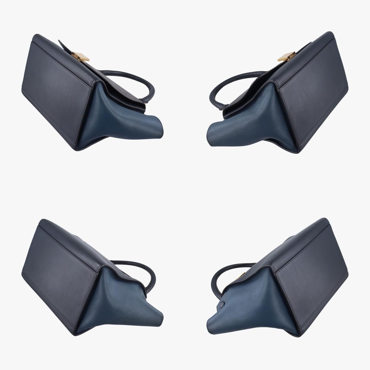 セリーヌCelineトラペーズ グレー×ネイビー レザー S-CU-4124 - メルカリ