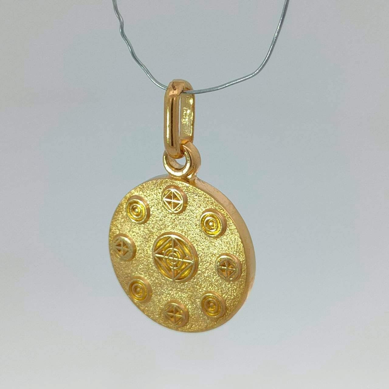 最後のお値下げ‼️18金/24金ペンダントタップ　男/女 18金 K18 パワーアップロゴペンダント トップ 男女兼用 2.35g D707