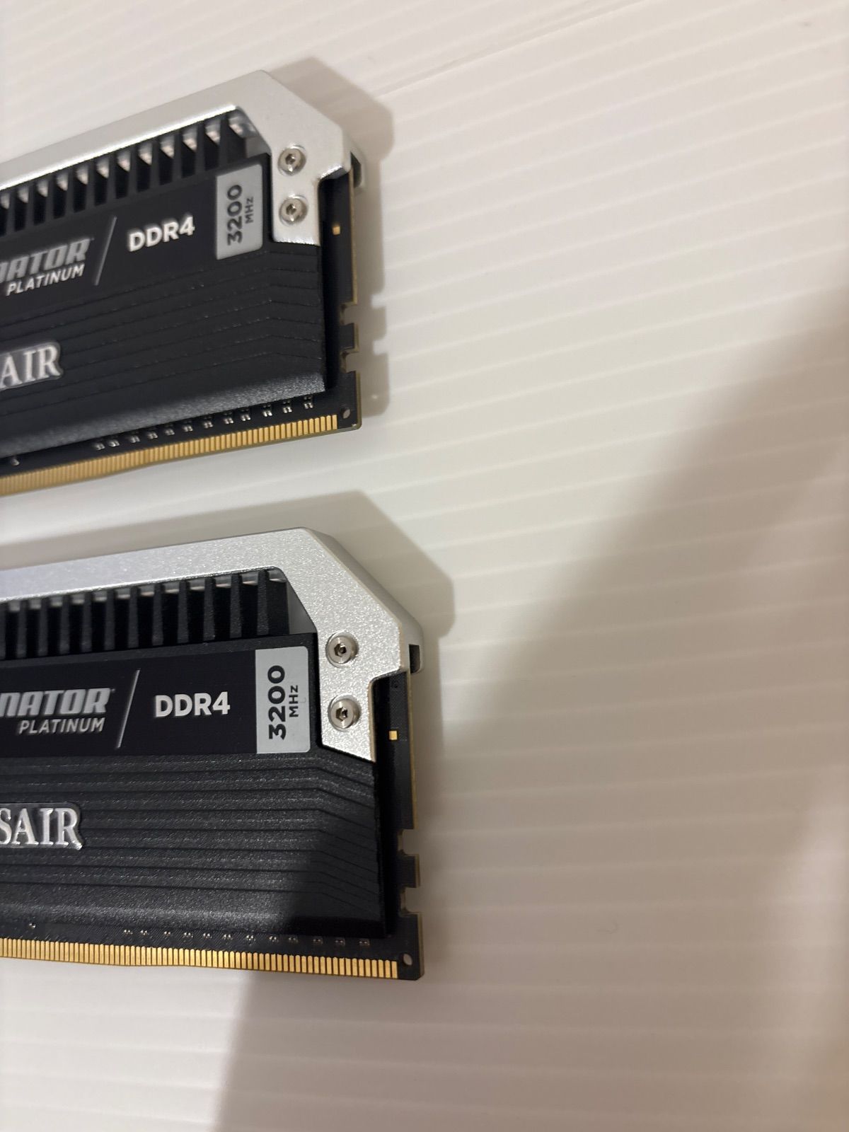 美品】コルセア DDR4 3200MHz DOMINATOR PLATINUM CMD16GX4M2B3200C16 