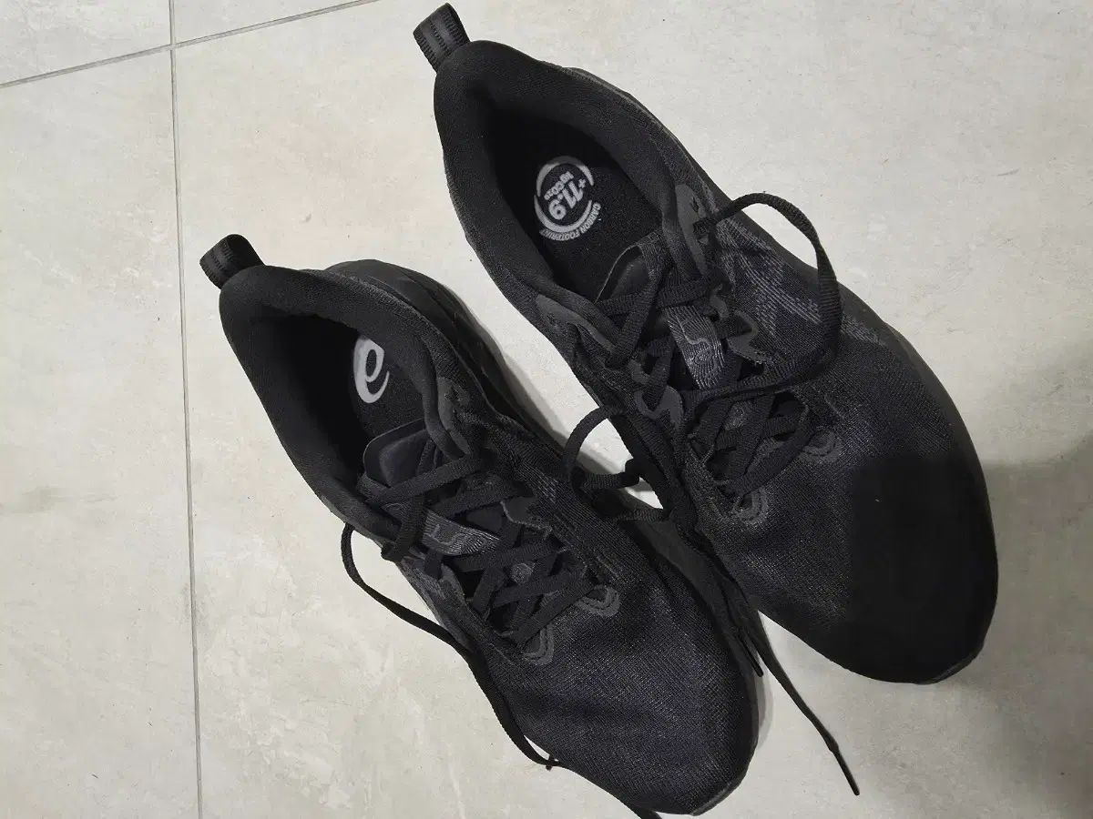 アシックス ノヴァブラスト5 ブラック 270 mm 2 E ランニングシューズ