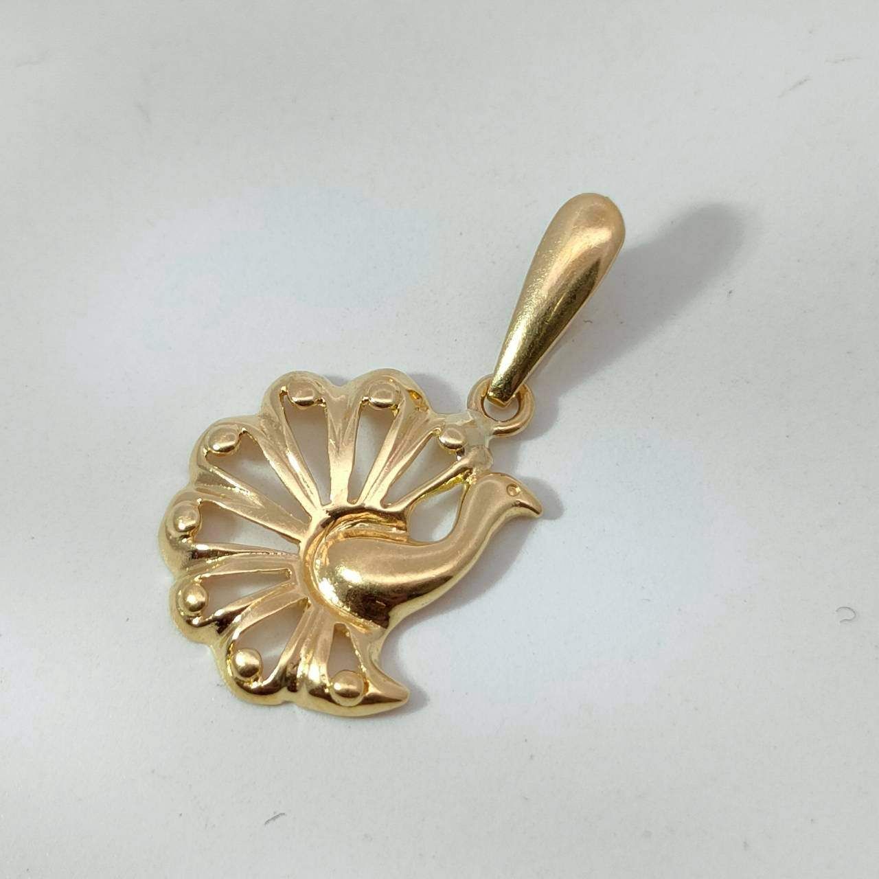 18金 K 18 ジュエリーマキ 孔雀 デザインネックレストップ 男女兼用 0 71 g D 720