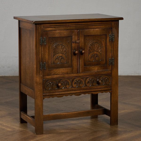 英国 クラシック オーク サイド キャビネット 木彫刻 テーブル 花台 イギリス 木製 #95413