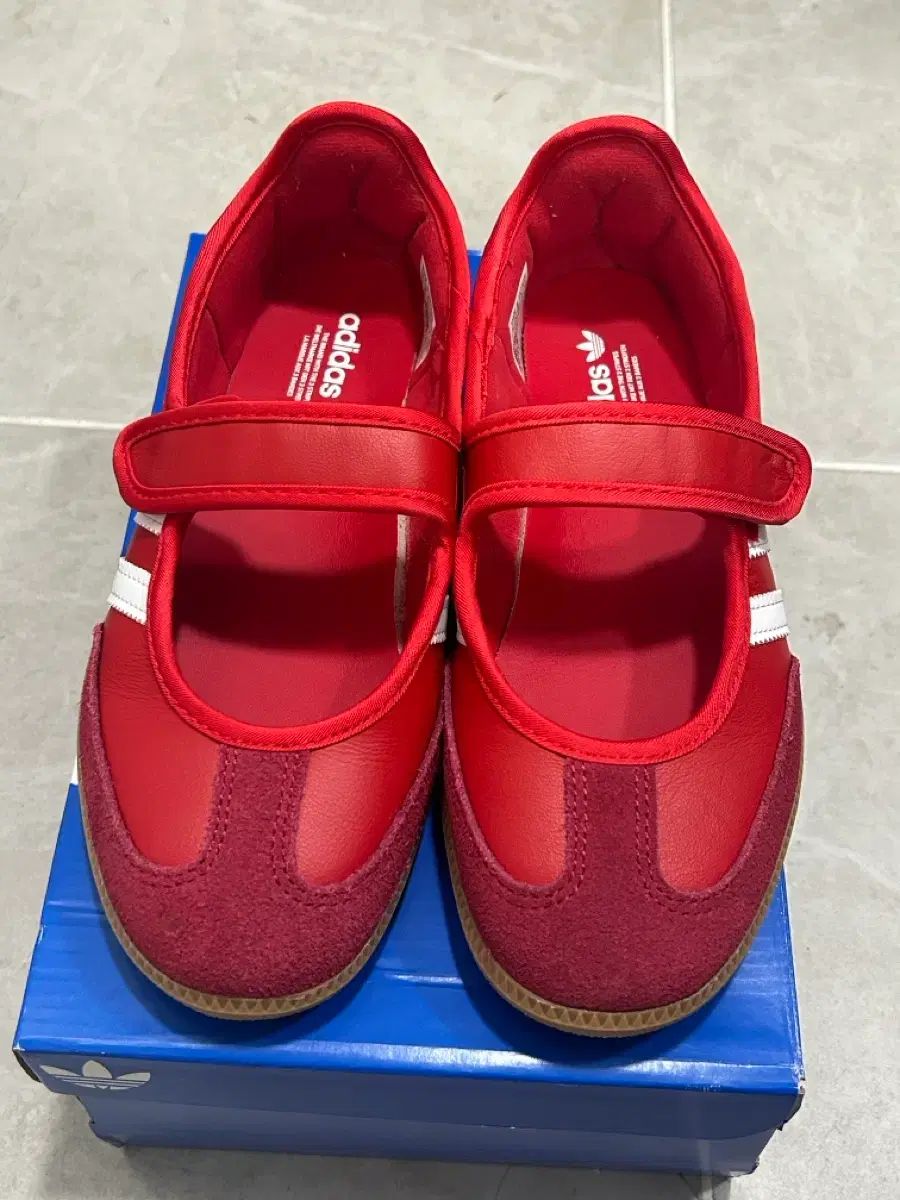 アディダス サンバ MARY JANE レッド