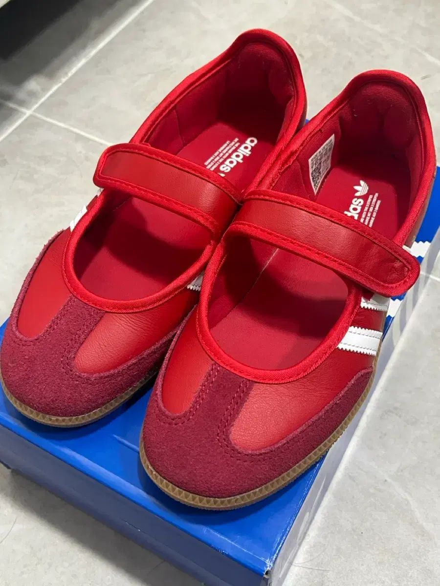 アディダス サンバ MARY JANE レッド