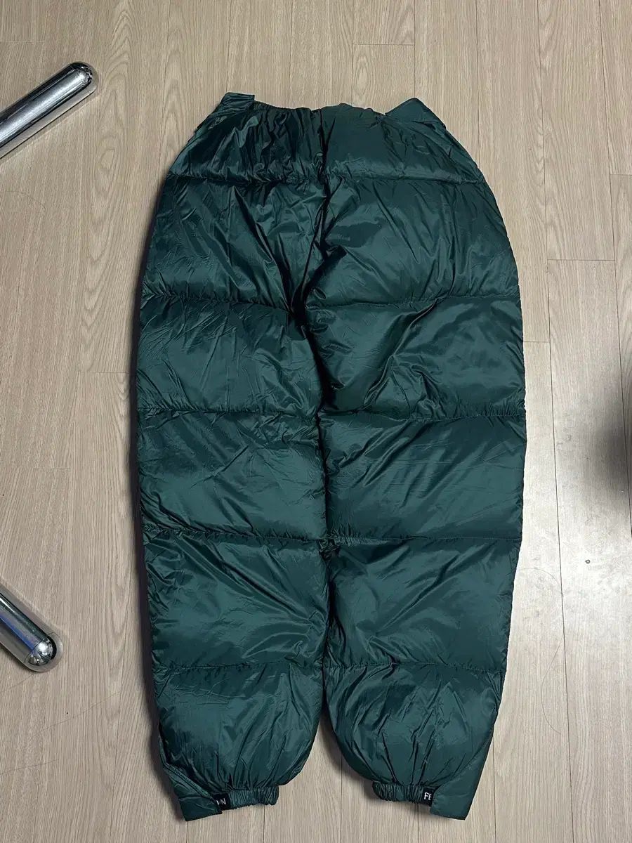 フェザーダウン ウモズボン ダークグリーン S