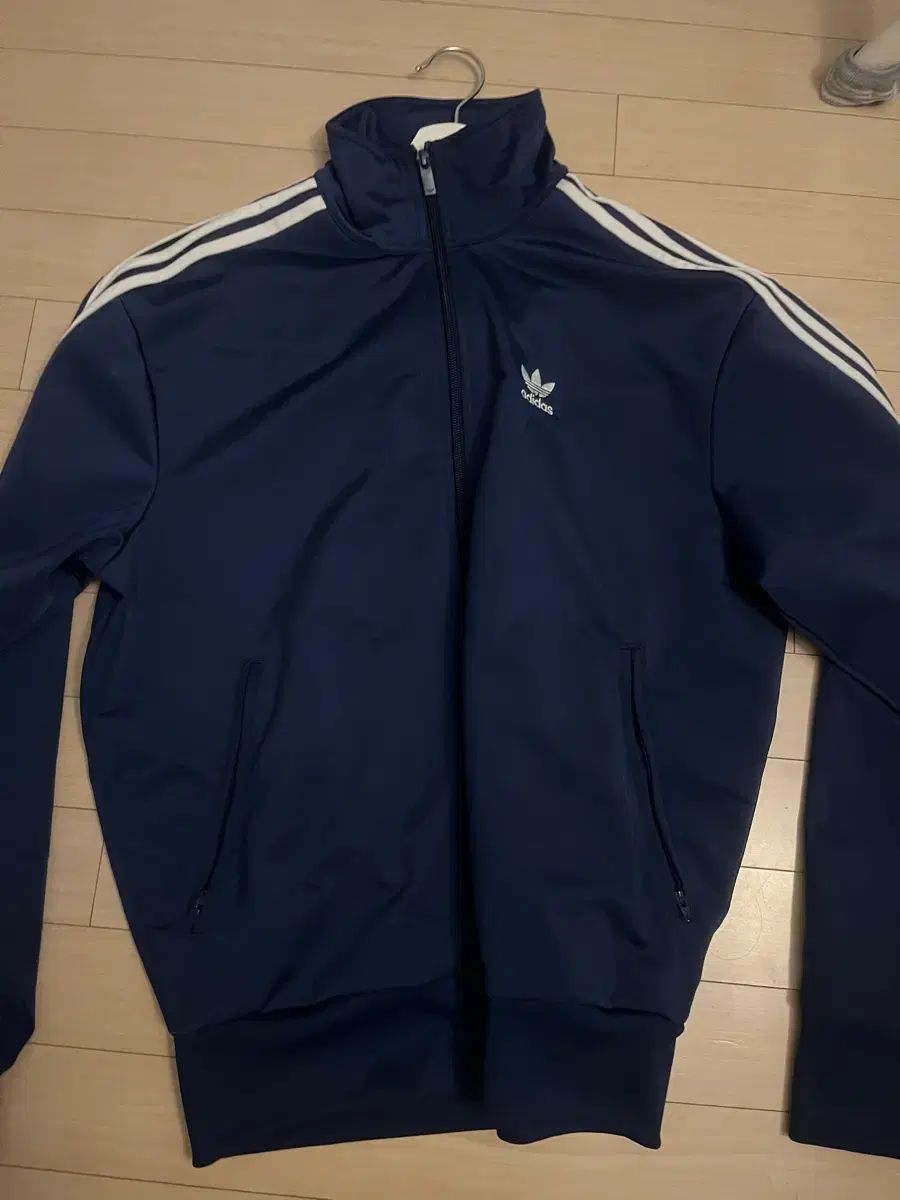 アディダス 3本線 トラックジャージ ネイビー