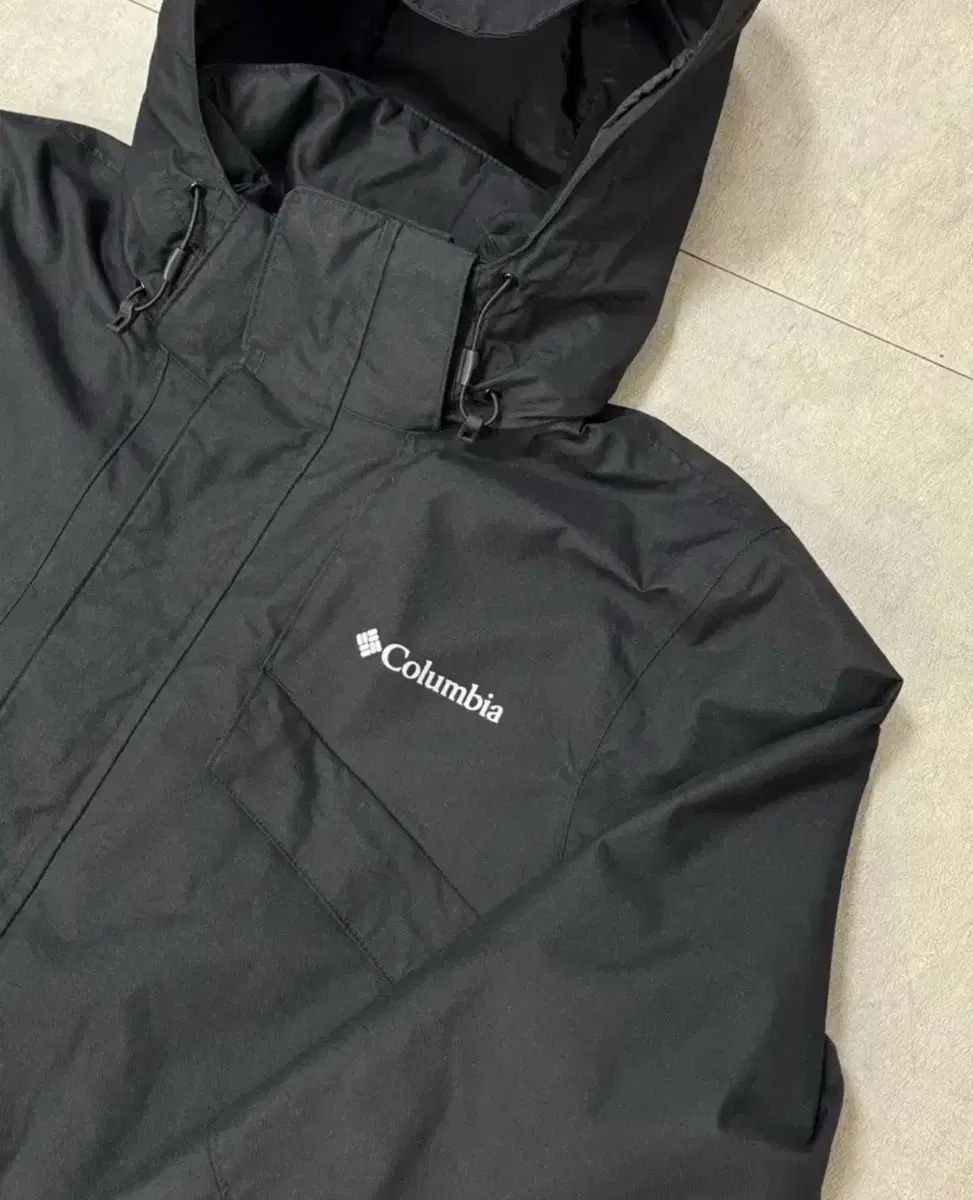 コロンビア オムニタッチ オムニヒート ウィンドブレーカー L 一回着用