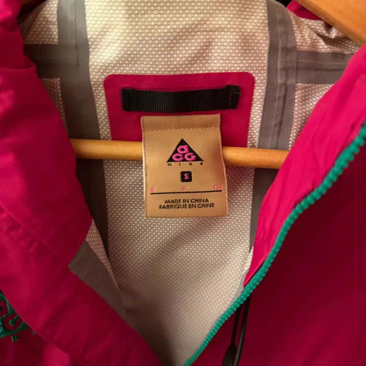 ナイキ ACG パッカブル フーディー ジャケット ウィンドブレーカー