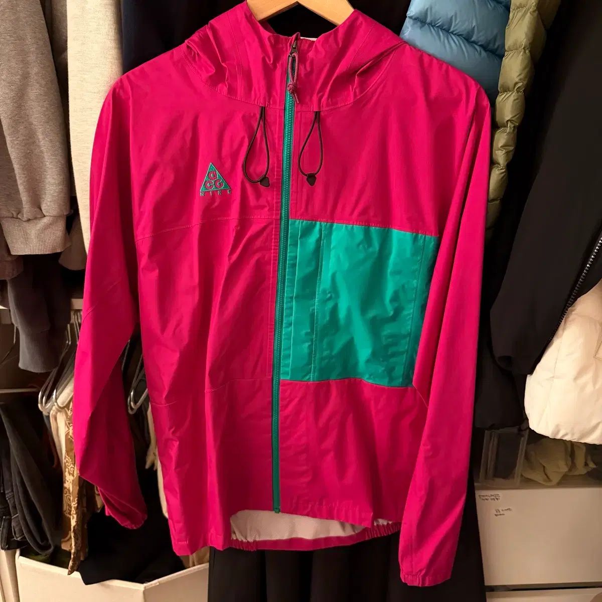 ナイキ ACG パッカブル フーディー ジャケット ウィンドブレーカー