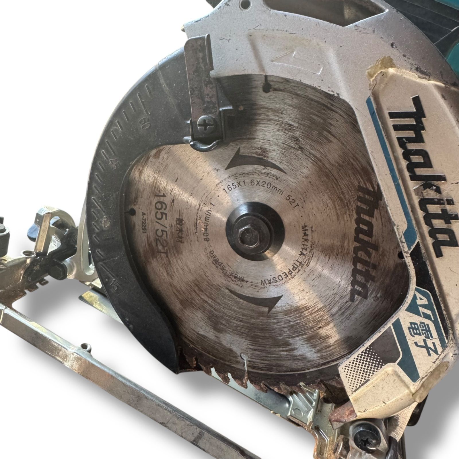  力強い高精度切断 makita HS 6402 165 mm丸ノコ 高精度カット 動作良好の モデル マルノコ 切断工具 切断機