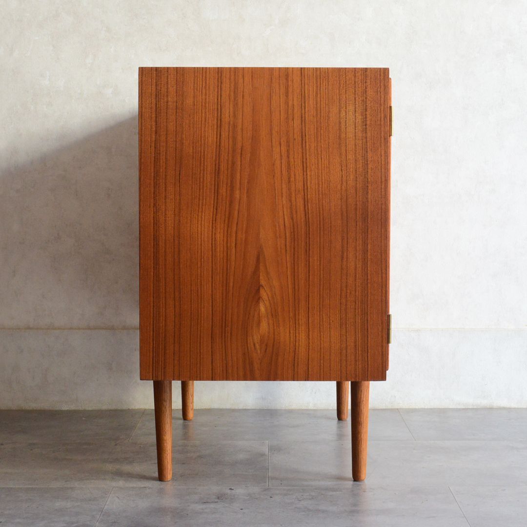 Poul Hundevad デンマークヴィンテージ チーク キャビネット 鍵付 北欧