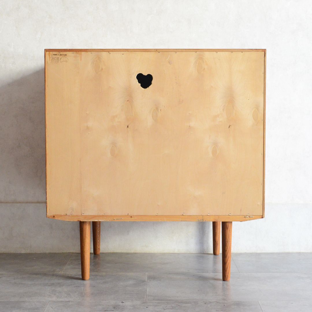 Poul Hundevad デンマークヴィンテージ チーク キャビネット 鍵付 北欧