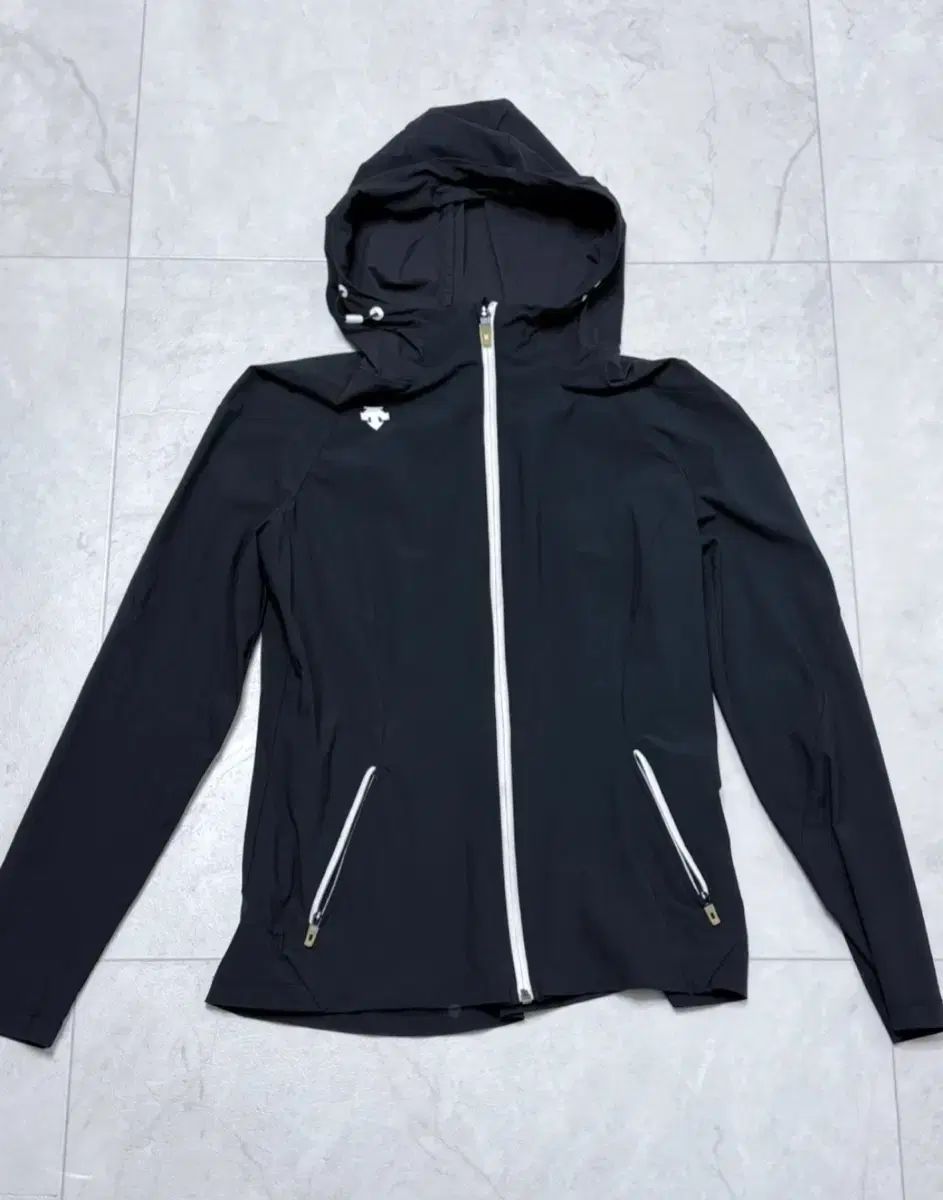 デサント レディース トレーナー ウィンドブレーカー WHO ジャケット M